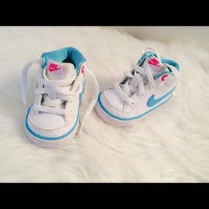 Nike girl shoes 3c